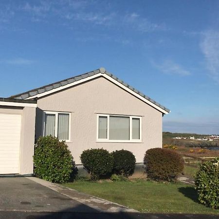 Coastal Bungalow, Sleeps 5 And Ideal For Walkers Amlwch ภายนอก รูปภาพ