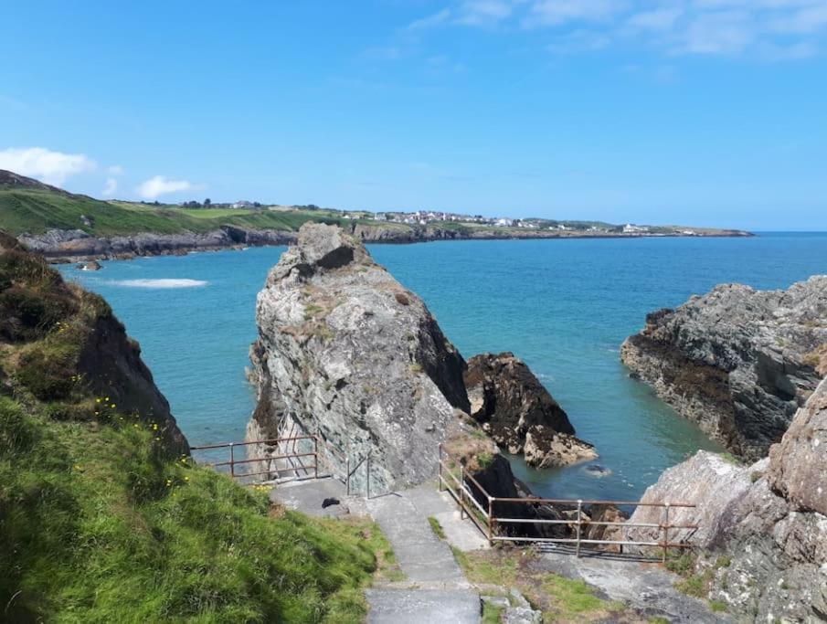 Coastal Bungalow, Sleeps 5 And Ideal For Walkers Amlwch ภายนอก รูปภาพ
