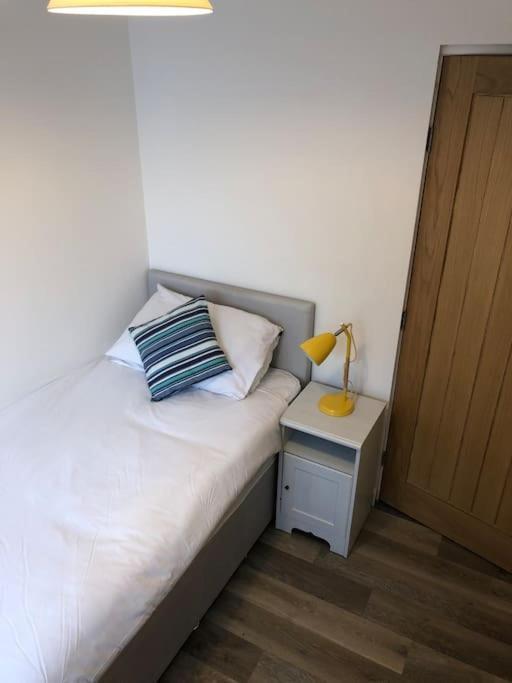 Coastal Bungalow, Sleeps 5 And Ideal For Walkers Amlwch ภายนอก รูปภาพ