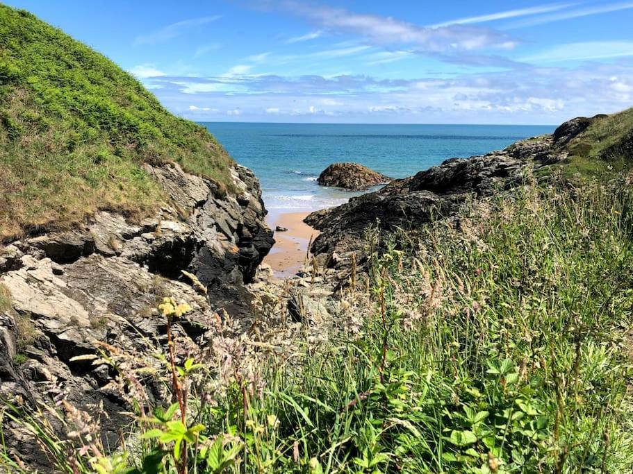 Coastal Bungalow, Sleeps 5 And Ideal For Walkers Amlwch ภายนอก รูปภาพ